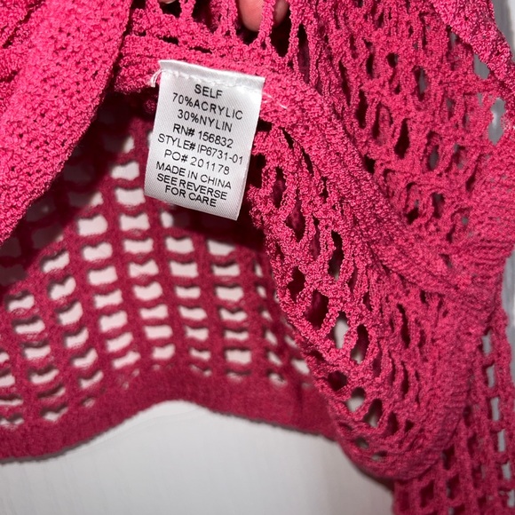 NWOT Bibi Hot Pink Mesh Knit Sweater w front pocket and flowy sleeves - Picture 5 of 6